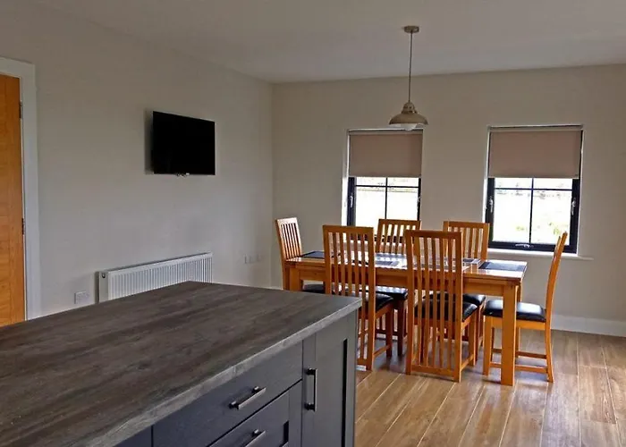 M033 Achill Gatehouse By The Greenway Vakantiehuis