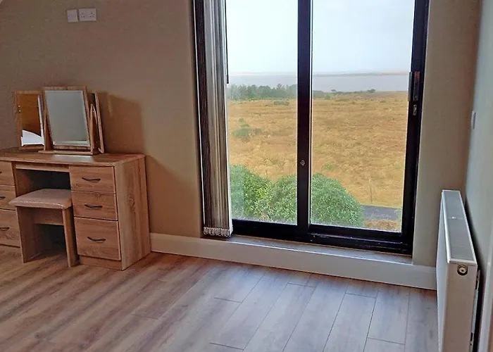 M033 Achill Gatehouse By The Greenway *