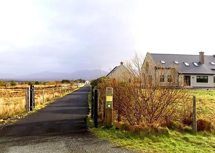 M033 Achill Gatehouse By The Greenway